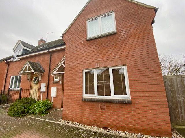 3 bed property to rent in Furtho Lane, Potterspury, Towcester NN12, £1,250 pcm