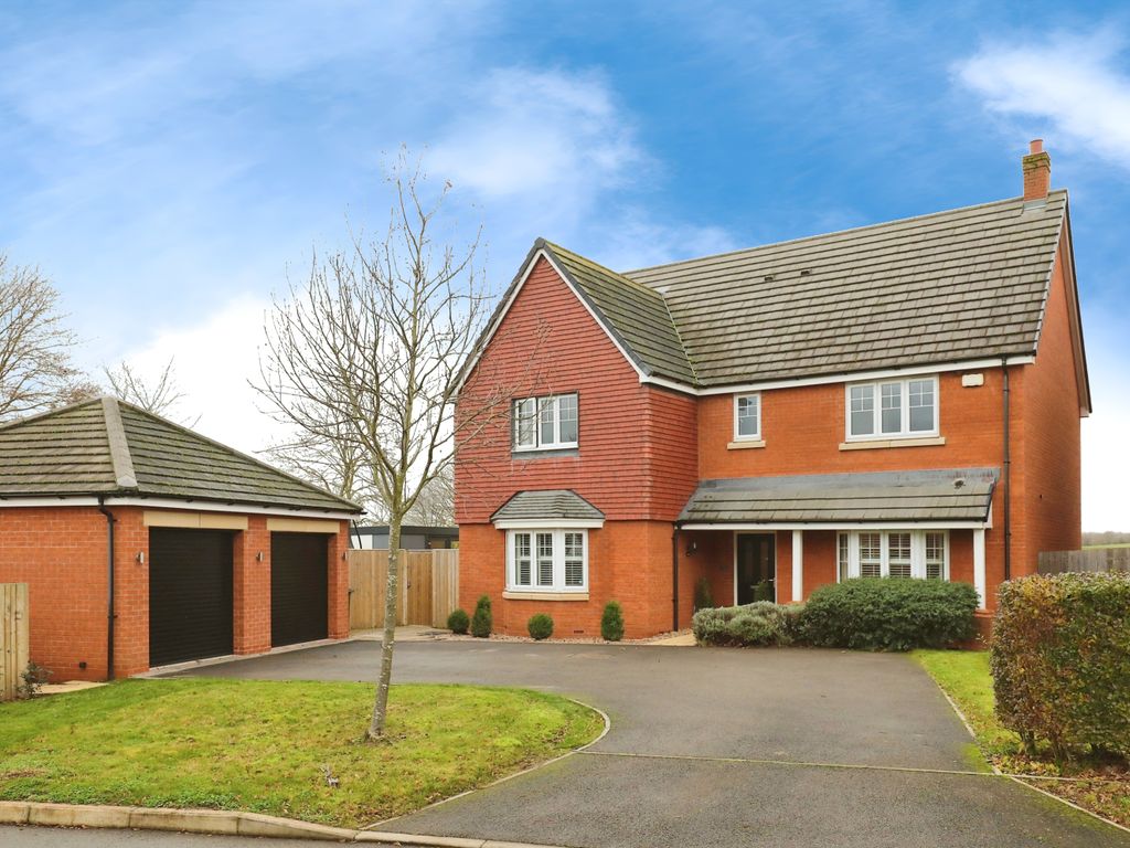 5 bed detached house for sale in The Spinney, Warwick CV35, £800,000