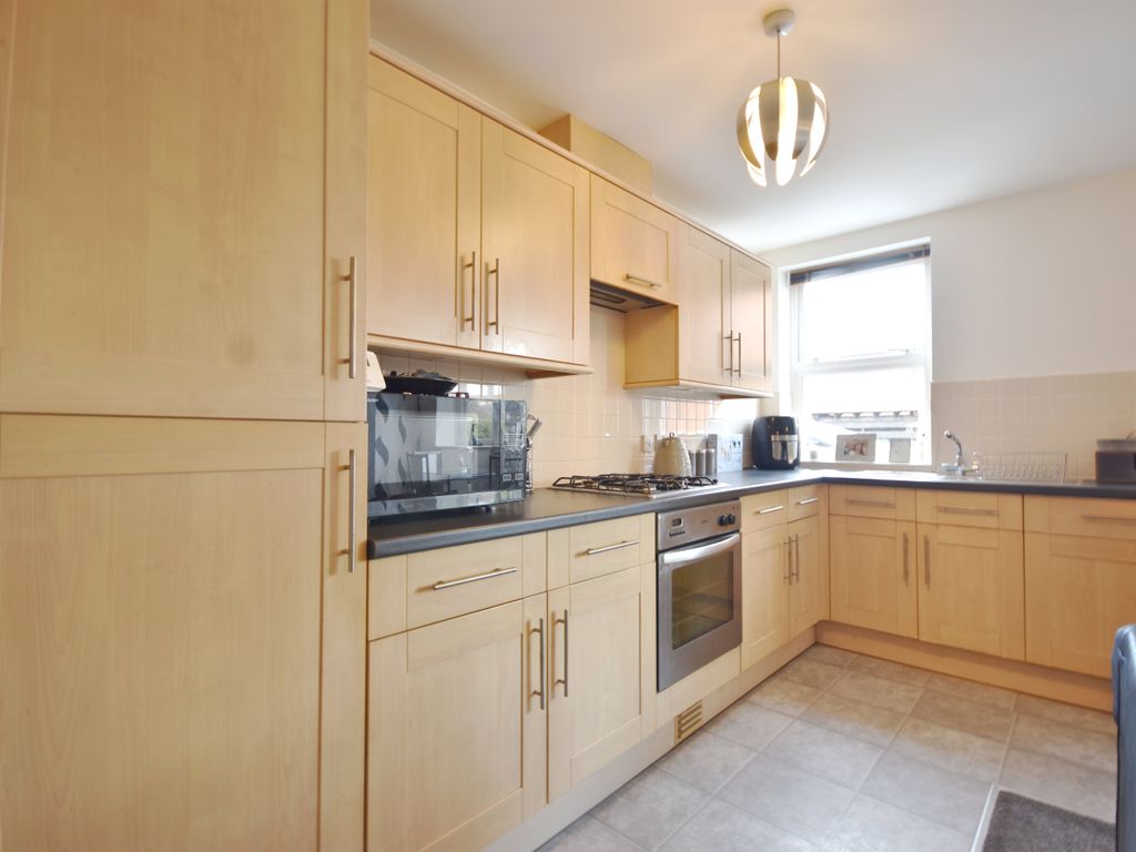 2 bed flat for sale in Stoke Green, Coventry CV3, £135,000