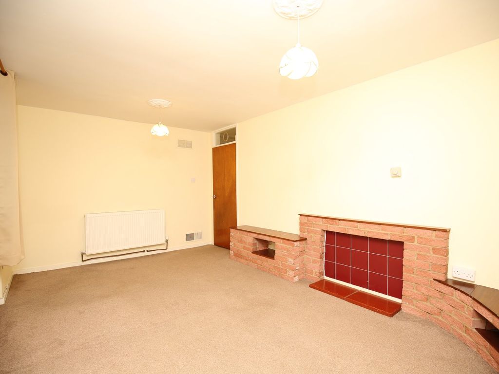 1 bed flat for sale in Leicester Crescent, Atherstone CV9, £95,000