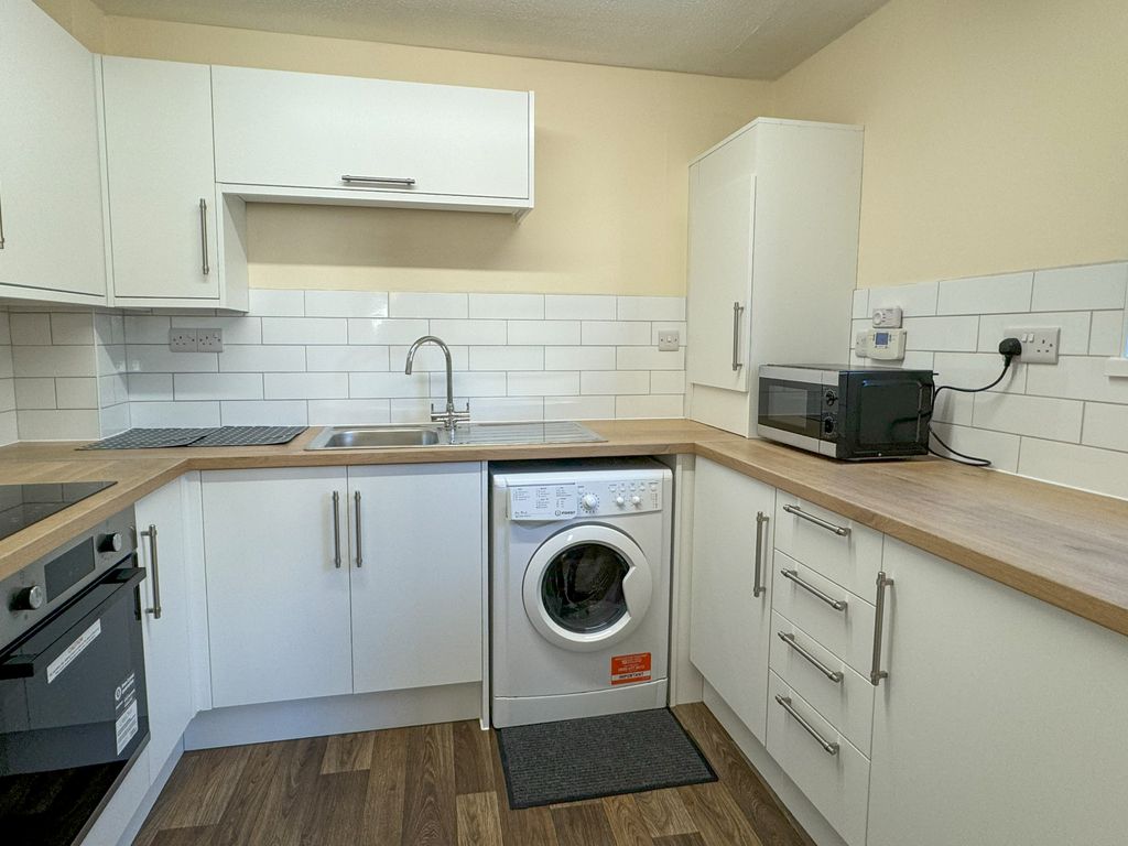 1 bed flat to rent in Stephens Road, Headington, Oxfordshire, Oxfordshire OX3, £1,275 pcm