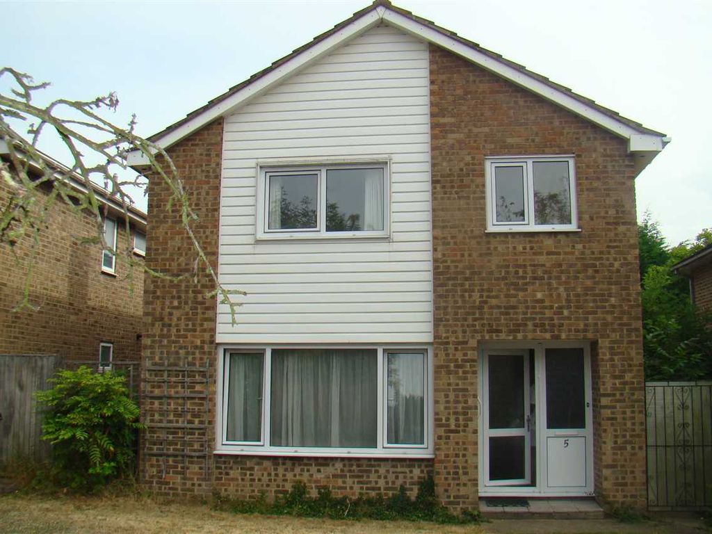 5 bed detached house to rent in Cranborne Walk, Canterbury CT2, £2,000 pcm