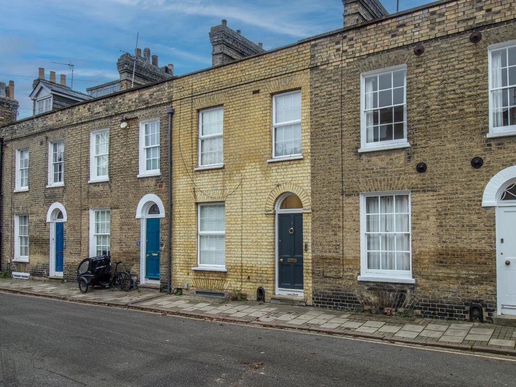 4 bed terraced house to rent in Earl Street, Cambridge CB1, £2,950 pcm