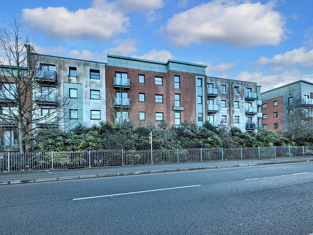 2 bed flat for sale in Lower Hall Street, St. Helens WA10, £55,000