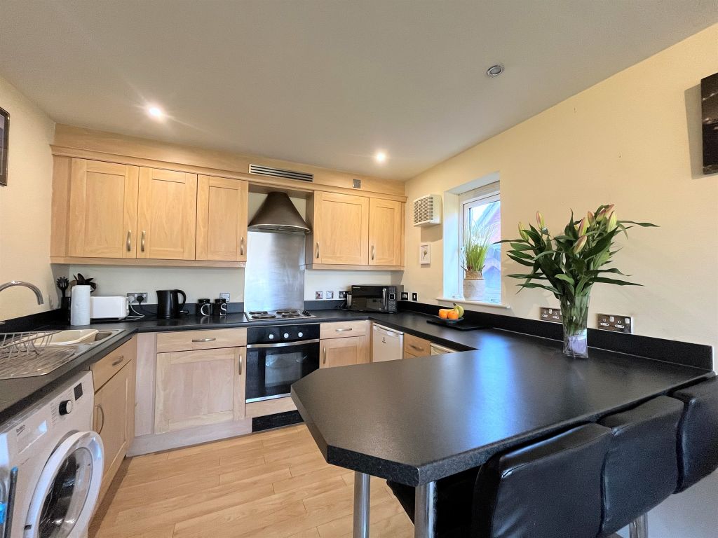 1 bed flat for sale in Smith Road, Llanishen, Cardiff CF14, £150,000