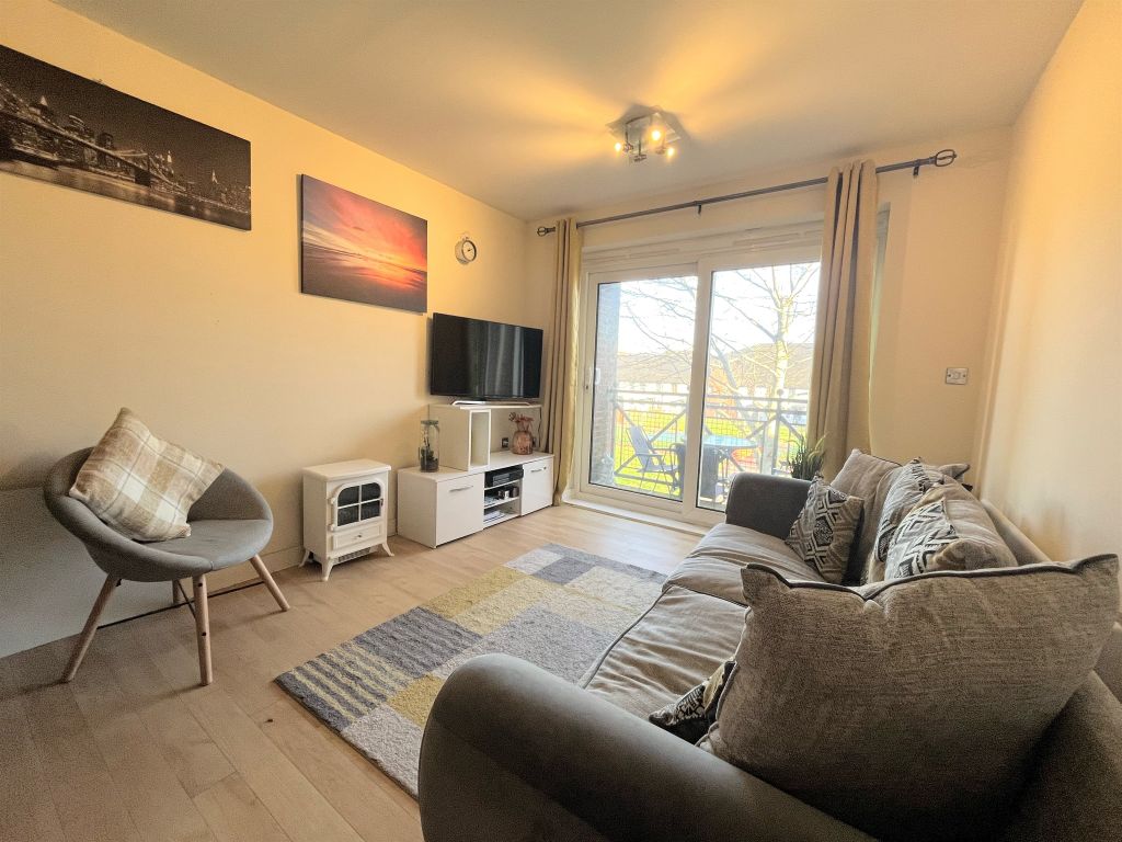 1 bed flat for sale in Smith Road, Llanishen, Cardiff CF14, £150,000