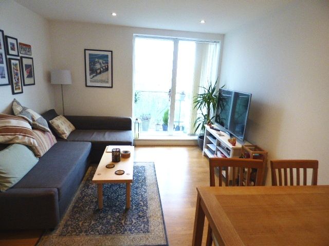 1 bed flat to rent in Ceram Court, Seven Seas Gardens, London E3, £1,600 pcm