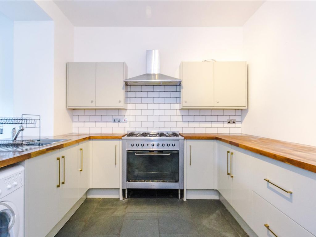 2 bed terraced house to rent in Mosley Common Road, Tyldesley, Manchester M29, £1,100 pcm