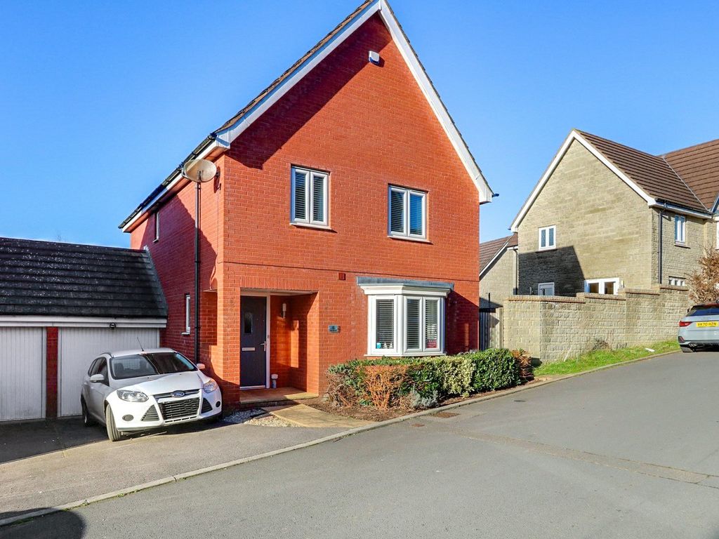 4 bed detached house for sale in Sneyd Wood Road, Cinderford, Gloucestershire. GL14, £350,000