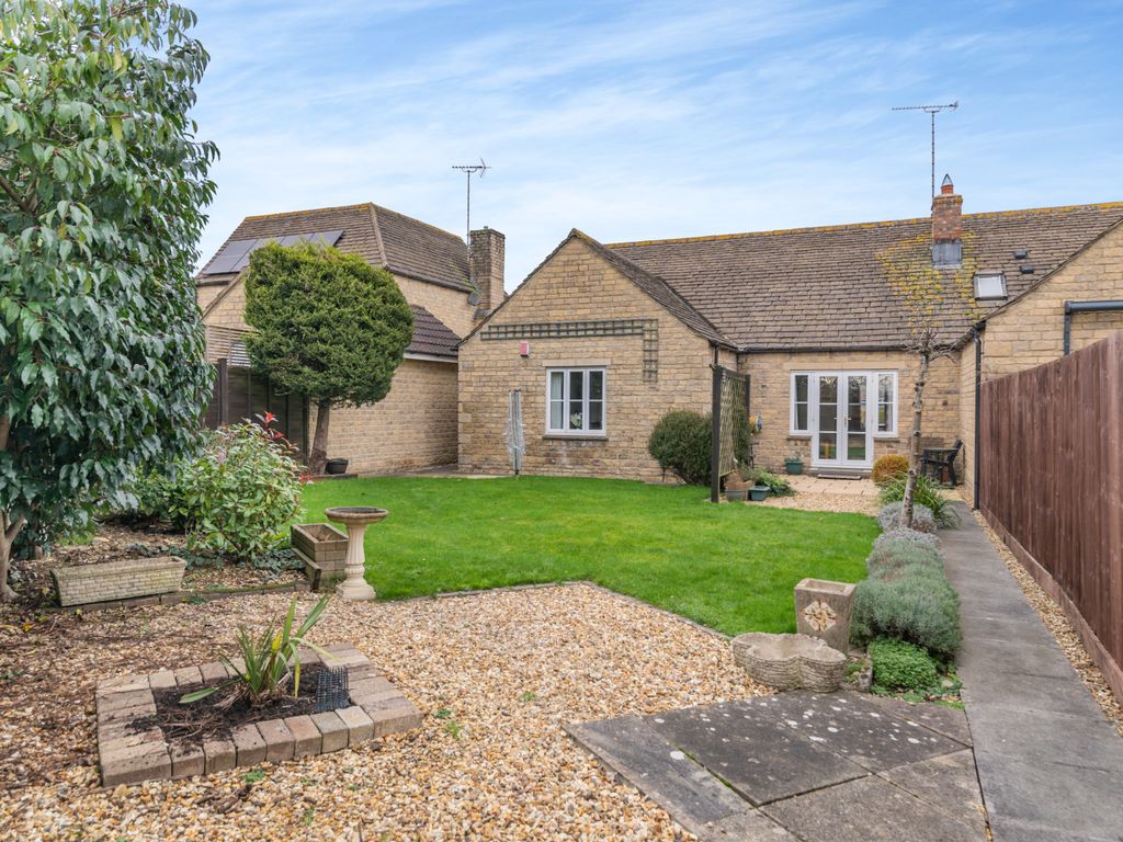 2 bed bungalow for sale in Millennium Way, Cirencester, Gloucestershire GL7, £425,000