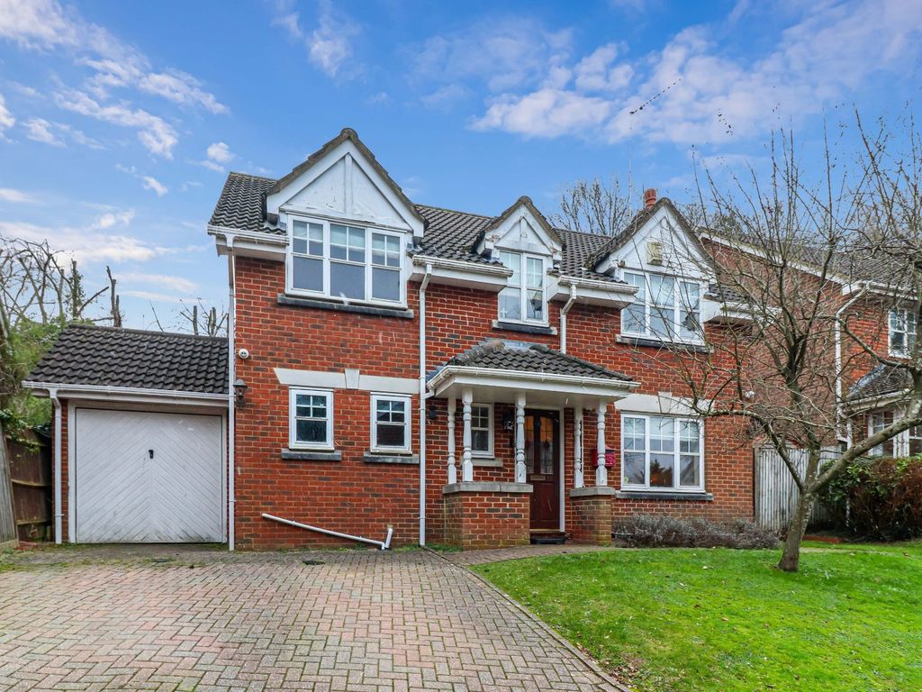 6 bed detached house for sale in Badger Way, Hazlemere HP15, £1,175,000