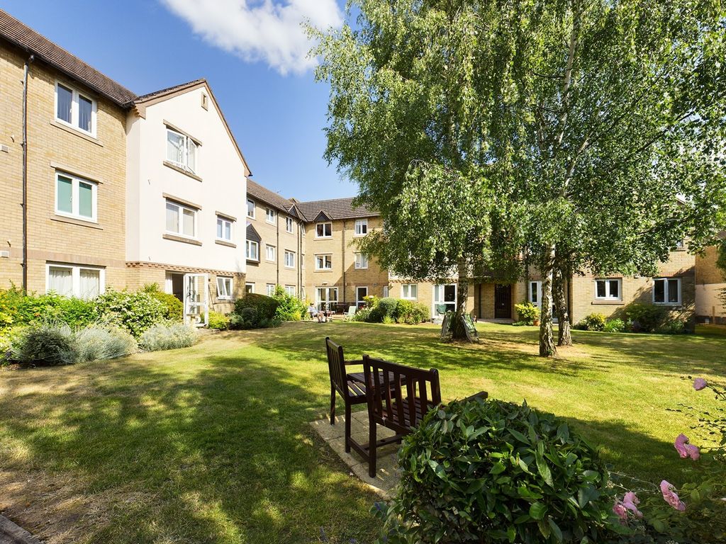 1 bed flat for sale in Haig Court, Chesterton, Cambridge CB4, £145,000