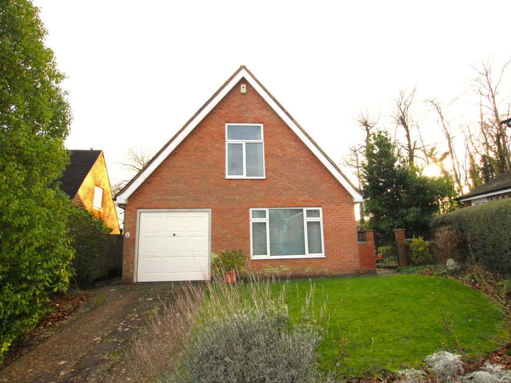 2 bed detached house for sale in Angus Close, Eastbourne BN20, £495,000