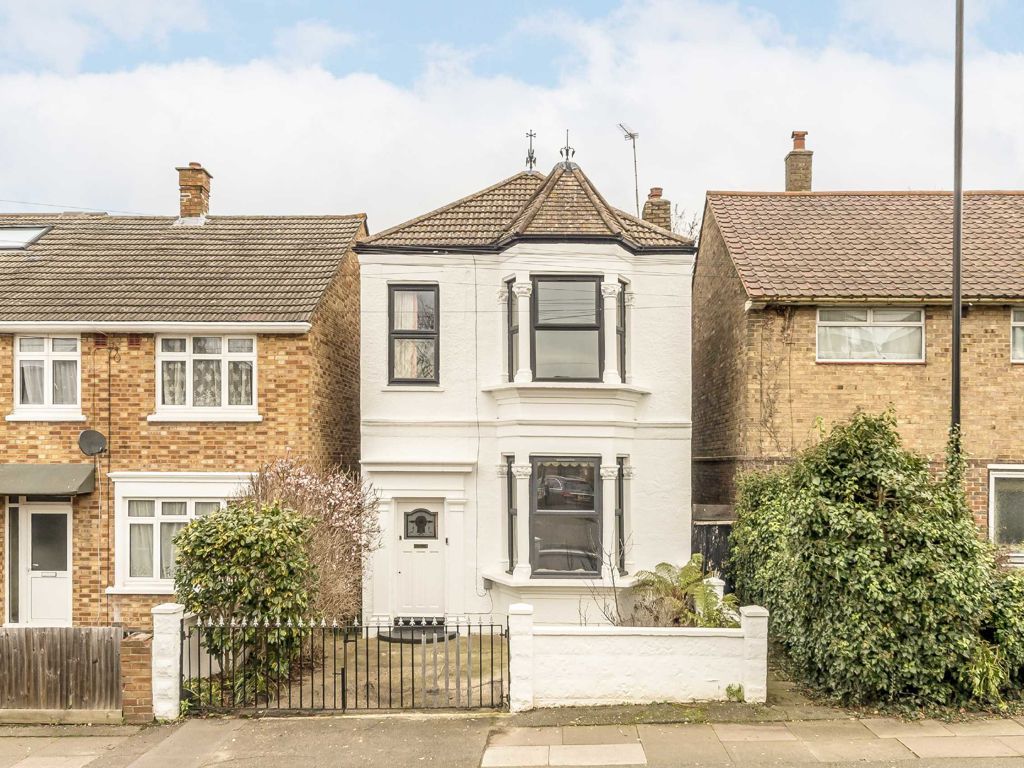4 bed detached house for sale in Houston Road, London SE23, £1,000,000