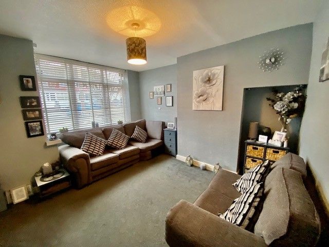 3 bed terraced house for sale in Richmond Road, Birmingham B45, £240,000