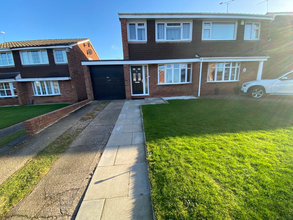3 bed semi-detached house for sale in Westmead Drive, Oldbury B68, £245,000