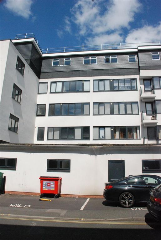 2 bed flat to rent in Arundel Street, Portsmouth PO1, £1,150 pcm