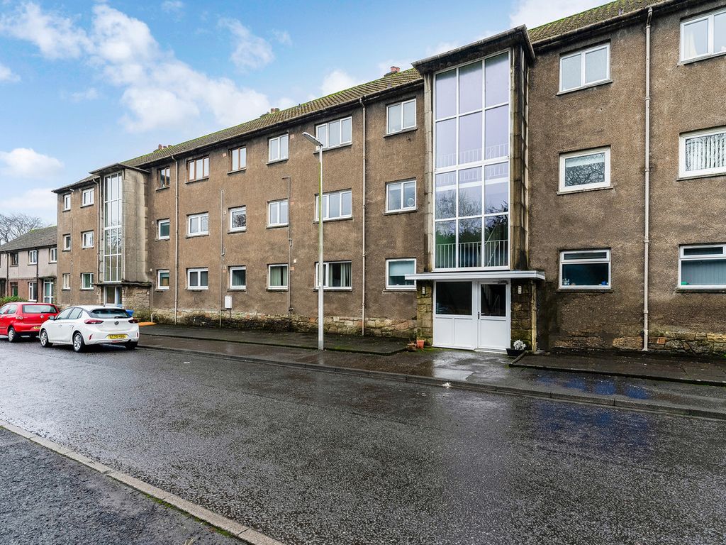 2 bed flat for sale in Balbirnie Avenue, Glenrothes KY7, £79,950