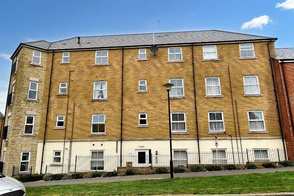 2 bed flat for sale in Octave House, Vaughan Williams Way, Swindon, Wiltshire SN25, £100,500