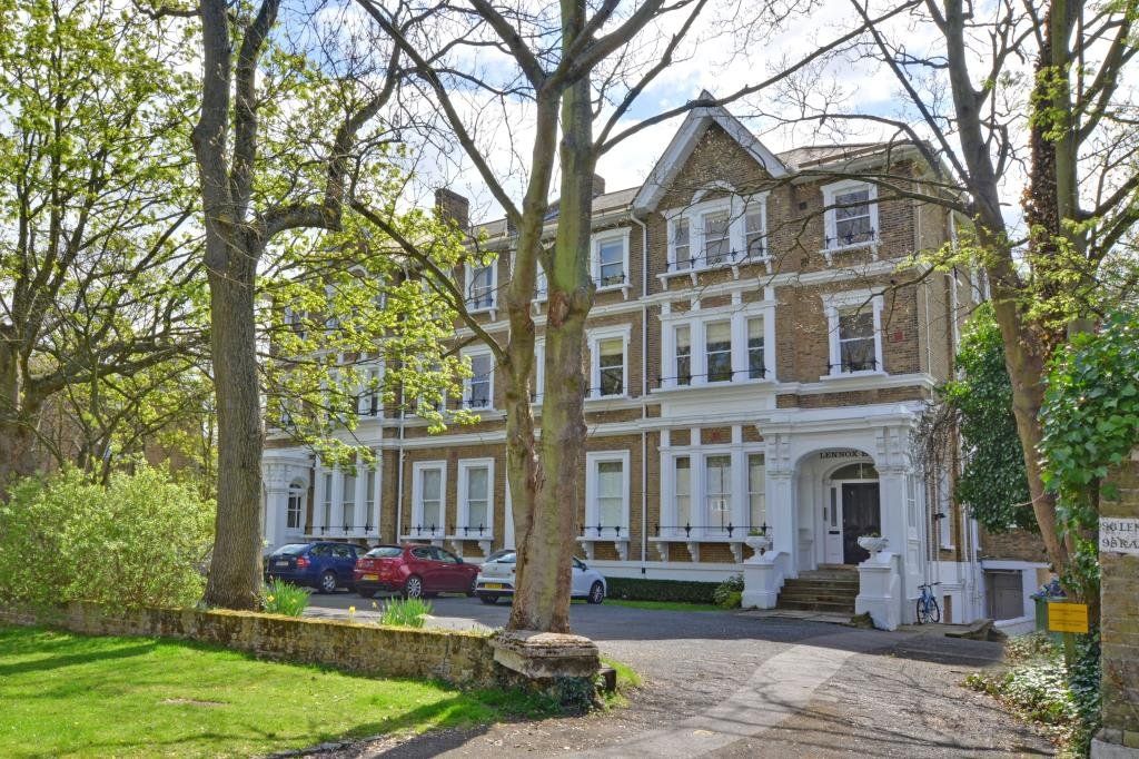 1 bed flat for sale in Manor Way, Blackheath, London SE3, £545,000