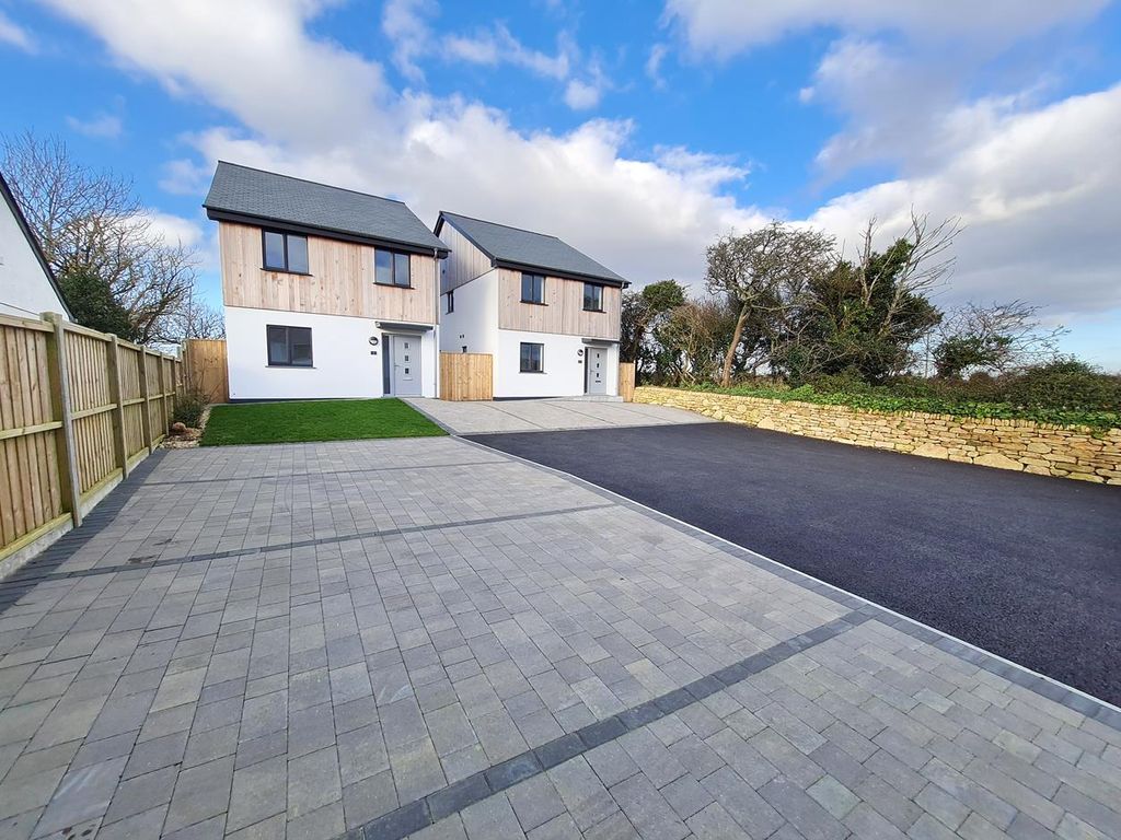 4 bed detached house for sale in Crowntown, Helston TR13, £450,000