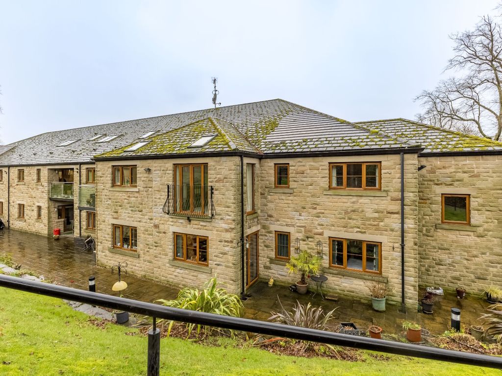 2 bed flat for sale in Holme Valley Court, Holmfirth HD9, £225,000