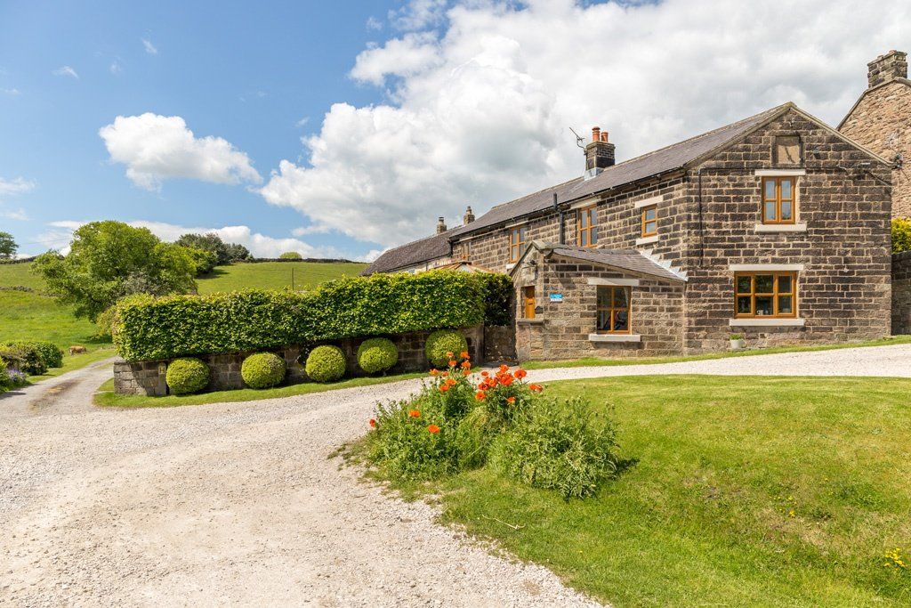3 bed cottage for sale in Wheatcroft, Matlock DE4, £585,000