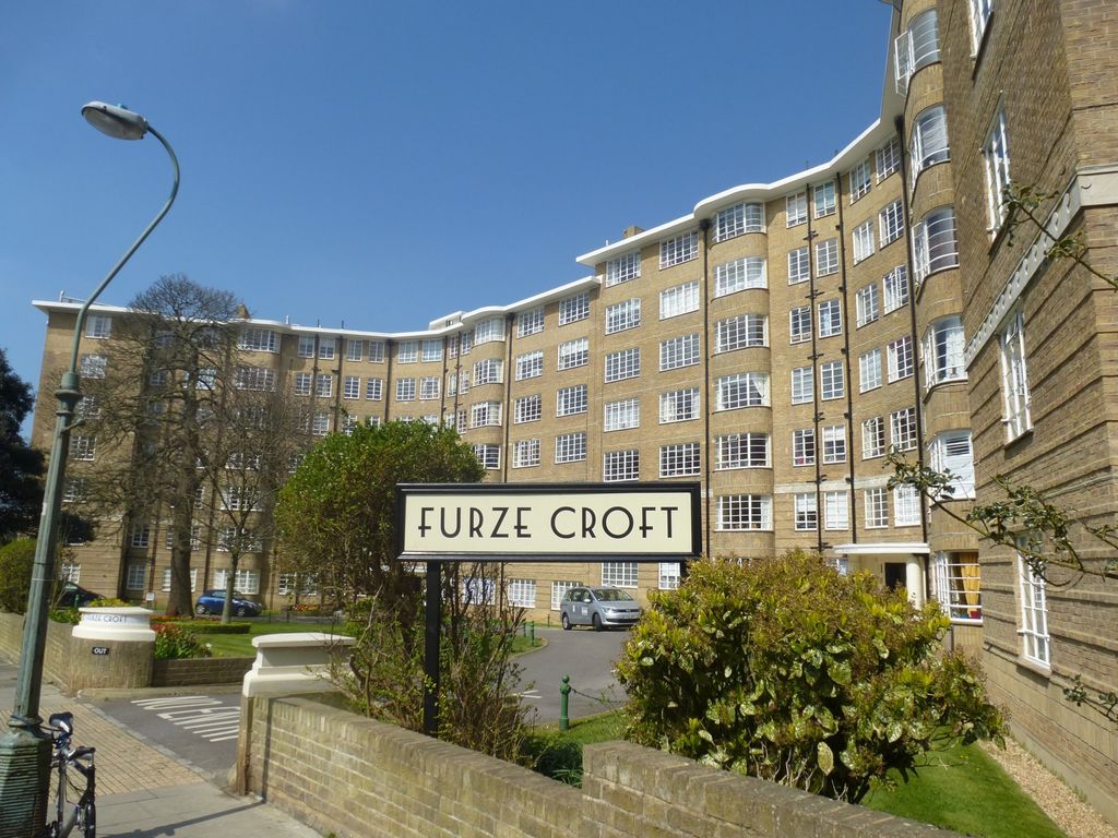 1 bed flat for sale in Furze Hill, Hove BN3, £300,000