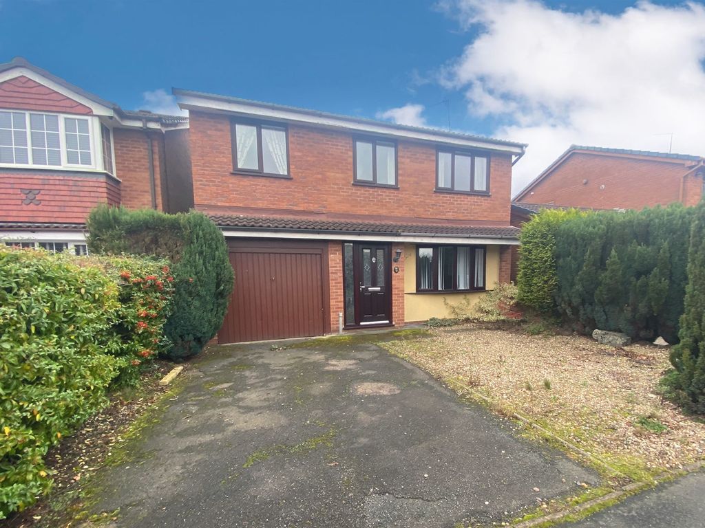 4 bed detached house for sale in Larchmere Drive, Essington, Wolverhampton WV11, £375,000