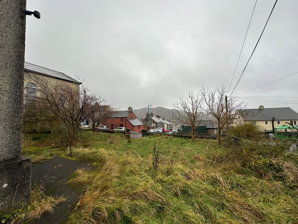 Block of flats for sale in Capel Ebeneser Stryd Fawr, Deiniolen, Edge Of Eryri (Snowdonia), Gwynedd LL55, £125,000