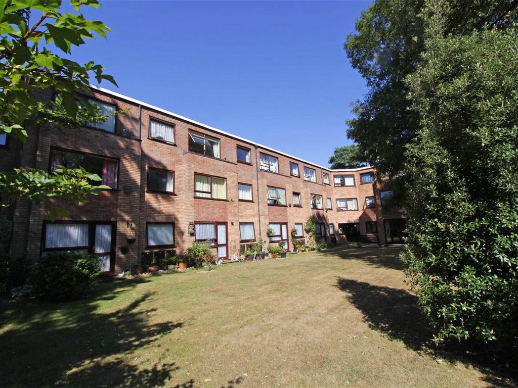 1 bed flat for sale in Homefield House, Barton Court Road, New Milton, Hampshire BH25, £96,000