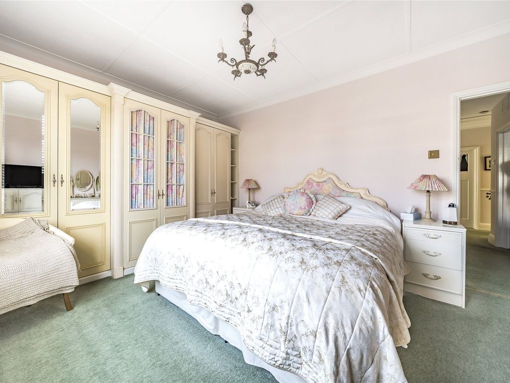 3 bed bungalow for sale in Albury Avenue, Bexleyheath DA7, £600,000