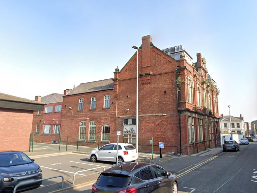 Warehouse to let in West Bromwich Magistrates Court, Lombard Street West, West Midlands B70, £66,000 pa