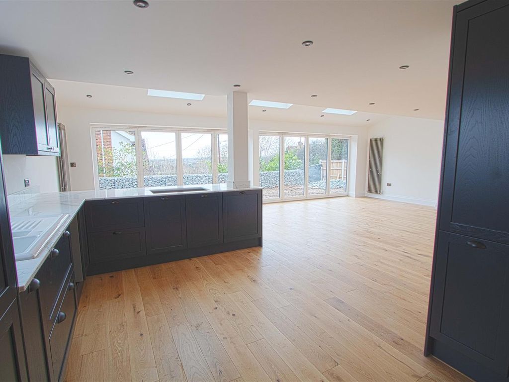 4 bed detached house for sale in Crays Hill Road, Crays Hill, Billericay CM11, £750,000