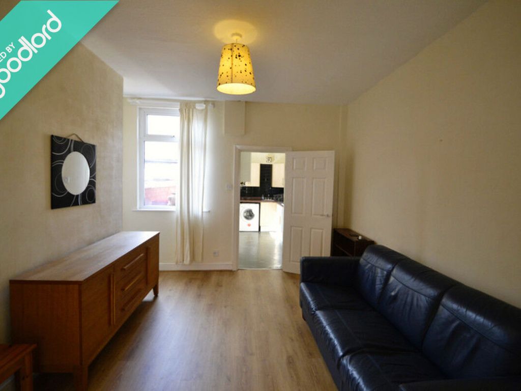 2 bed terraced house to rent in Lindum Street, Manchester M14, £995 pcm