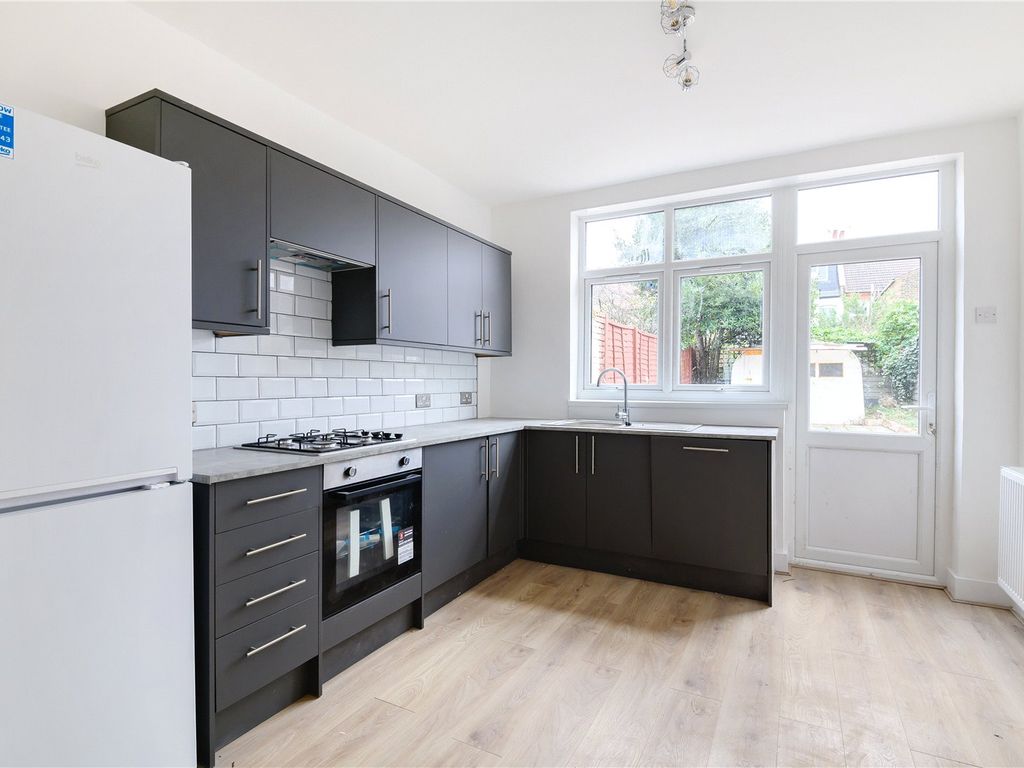 4 bed detached house to rent in Rutland Gardens, Harringay, London N4, £3,250 pcm