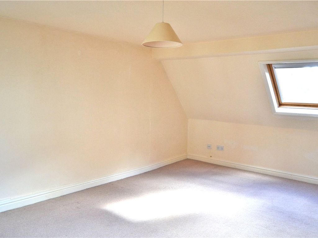 2 bed flat to rent in Thatcham, Berkshire RG19, £1,000 pcm