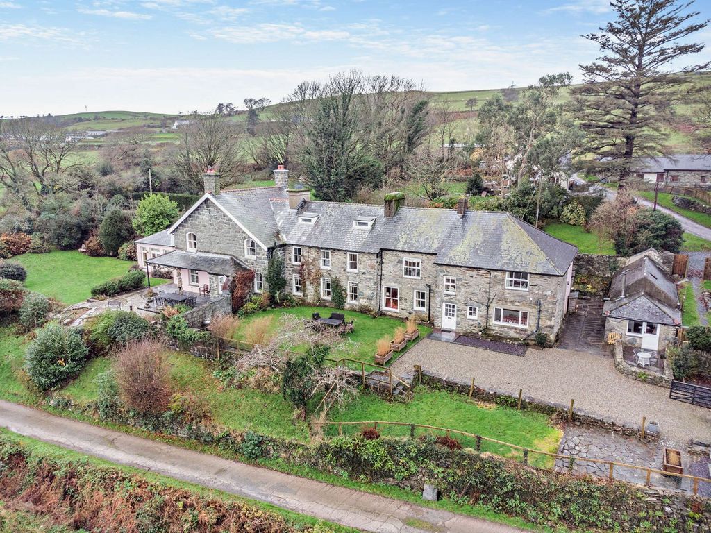 9 bed detached house for sale in Pentrefelin, Criccieth, Gwynedd LL52, £780,000