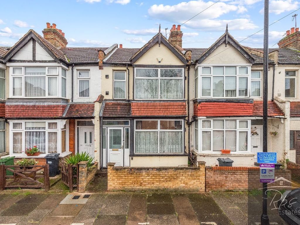 3 bed terraced house for sale in Kings Avenue, Hounslow TW3, £560,000