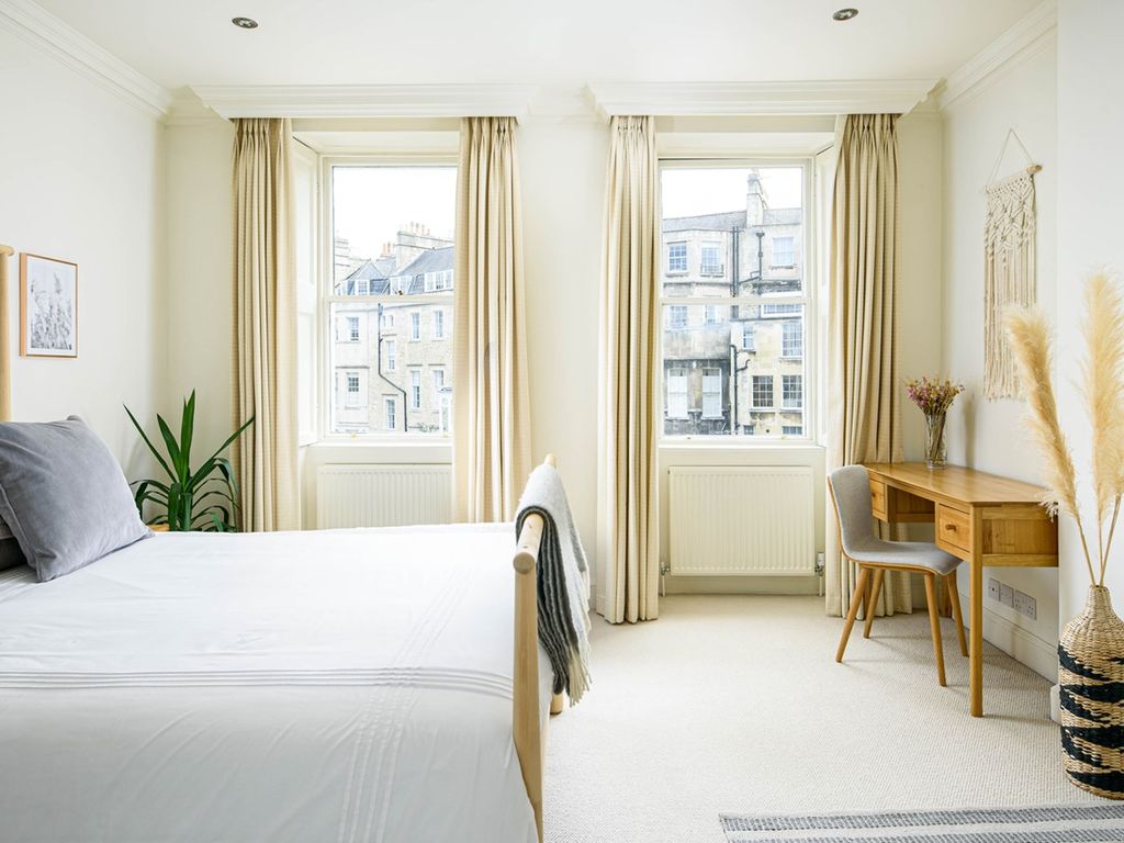 2 bed flat for sale in Marlborough Buildings, Bath BA1, £475,000