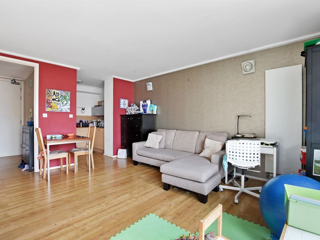 1 bed flat for sale in Kilby Court, Greenroof Way, London SE10, £299,950