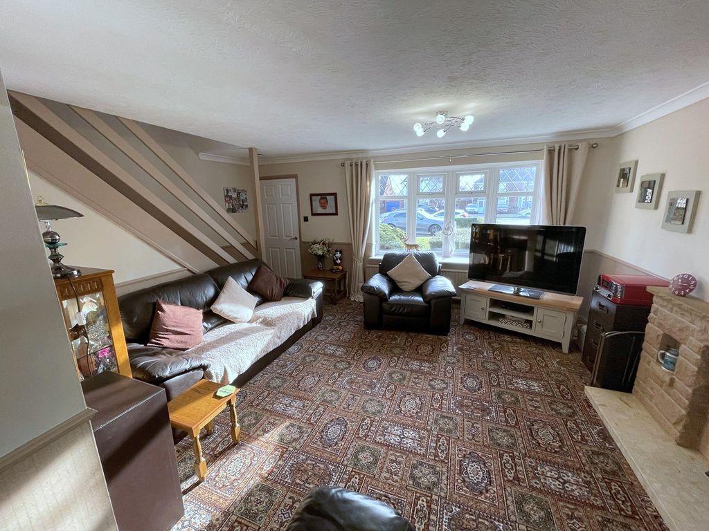 3 bed detached house for sale in Burton Road, Branston, Burton-On-Trent DE14, £310,000