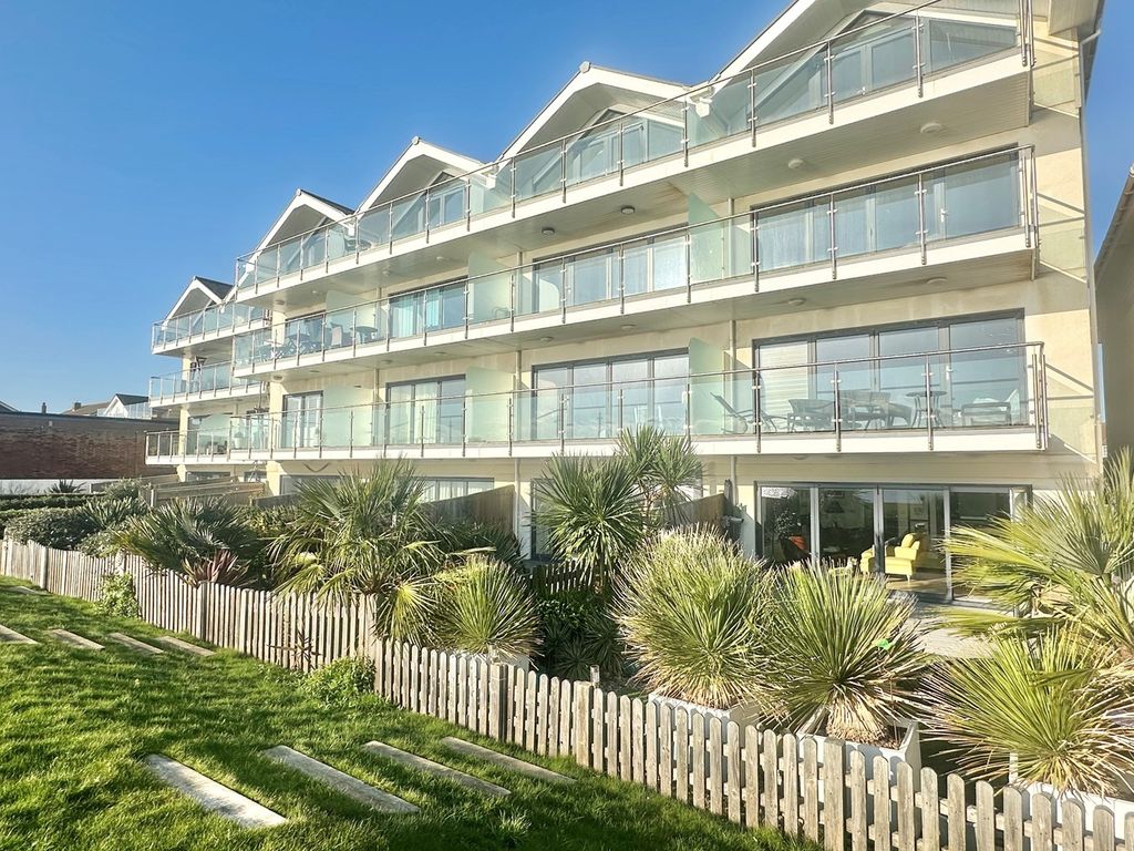 2 bed flat for sale in Cooden Drive, Bexhill-On-Sea TN39, £599,950