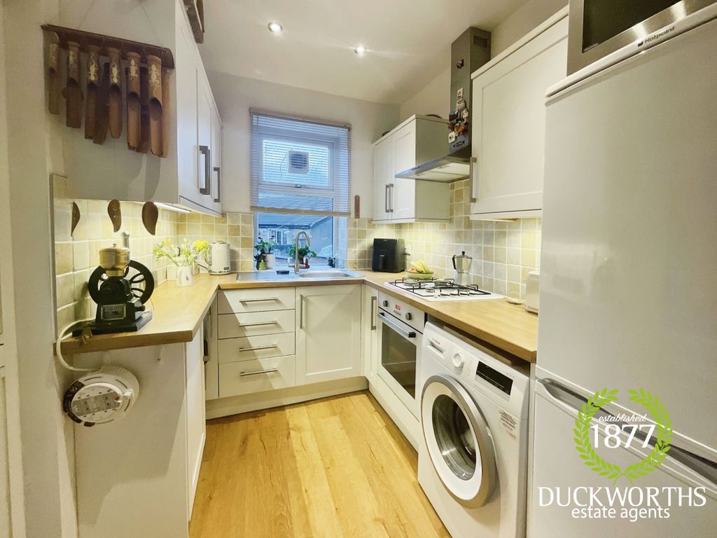 2 bed terraced house for sale in East View, Rising Bridge BB5, £150,000