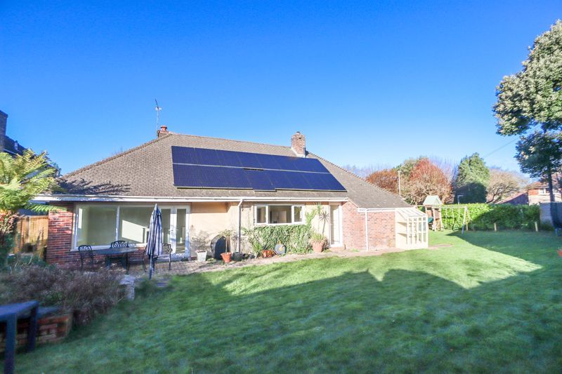 4 bed detached bungalow for sale in The Avenue, Clevedon BS21, £815,000