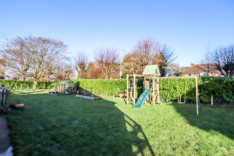 4 bed detached bungalow for sale in The Avenue, Clevedon BS21, £815,000