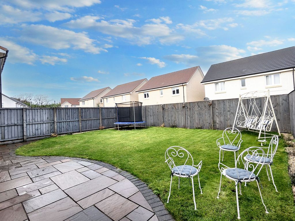 4 bed detached house for sale in Kings Well Crescent, Broxburn EH52, £318,500