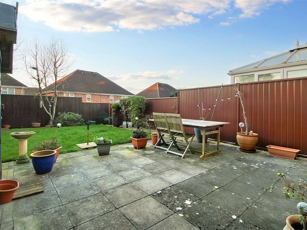 3 bed end terrace house for sale in Wick Road, Bristol BS4, £385,000