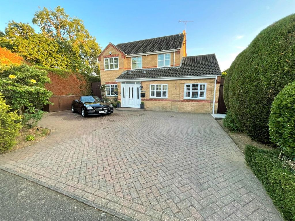 5 bed detached house for sale in Friars, Capel St. Mary, Ipswich IP9, £539,000