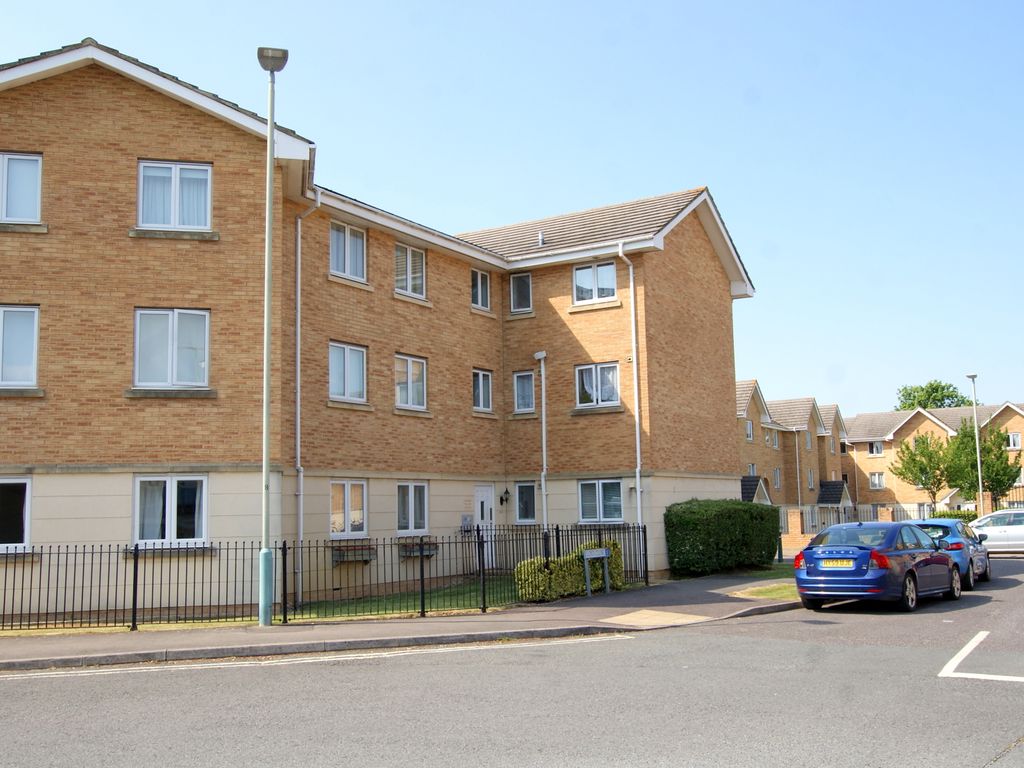 2 bed flat for sale in Lloyd Close, Cheltenham GL51, £149,950